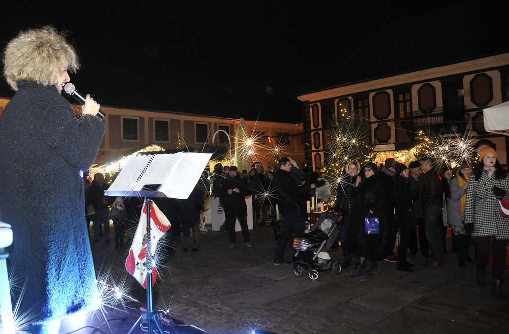 Irma Dragičević na Stančićevom trgu, Advent u Varaždinu 2018. Irma Dragičević na Stančićevom trgu, Advent u Varaždinu 2018.