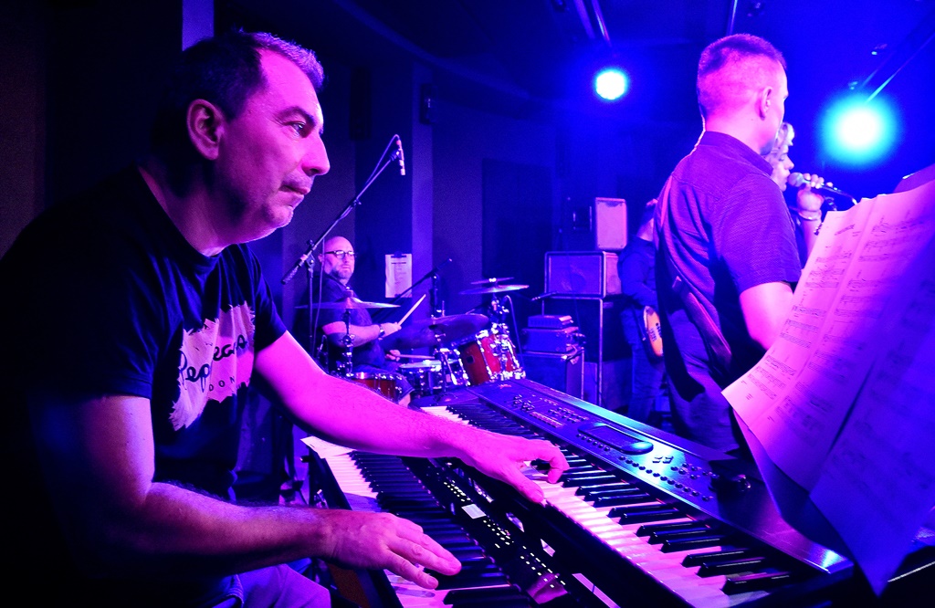 Image 5776035 (auto)