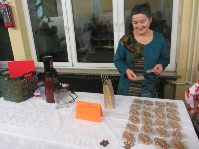 Božićni sajam u V. osnovnoj školi