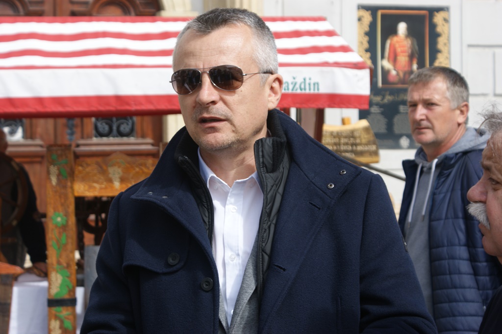 Image 5646891 (auto)