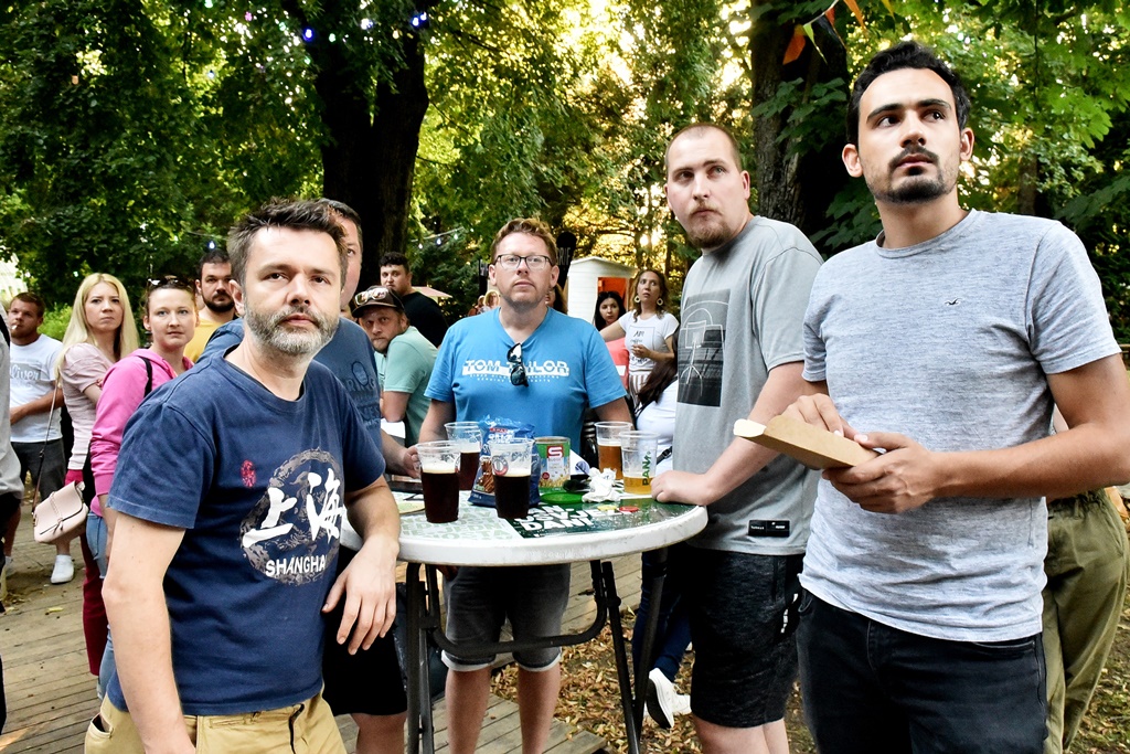 Biergarten 15.6.2022. Open air pub quiz by Darac