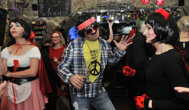 Humanitarni maskenbal