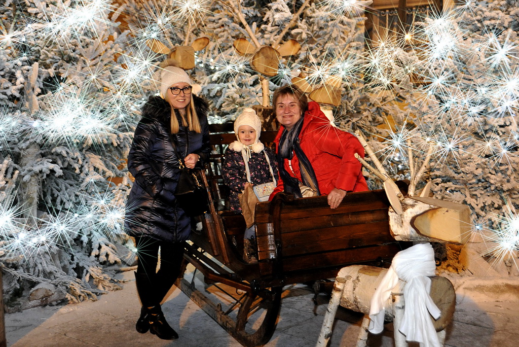 Povodom otvorenja Adventa u Varaždinu upaljeno tisuće lampica