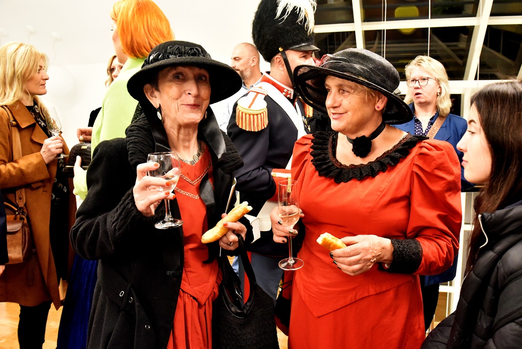 Image 5892925 (auto)