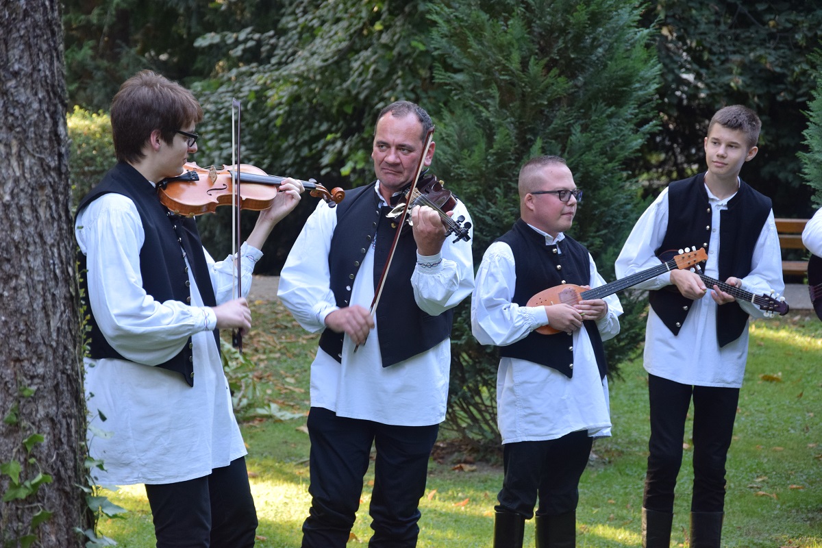 Image 4647892 (auto)