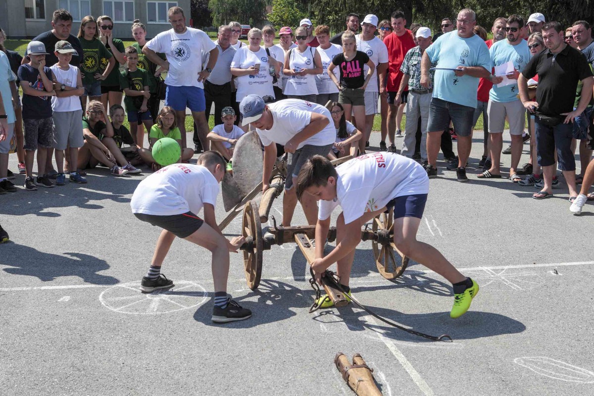Seoske igre starih sportova u Salinovcu