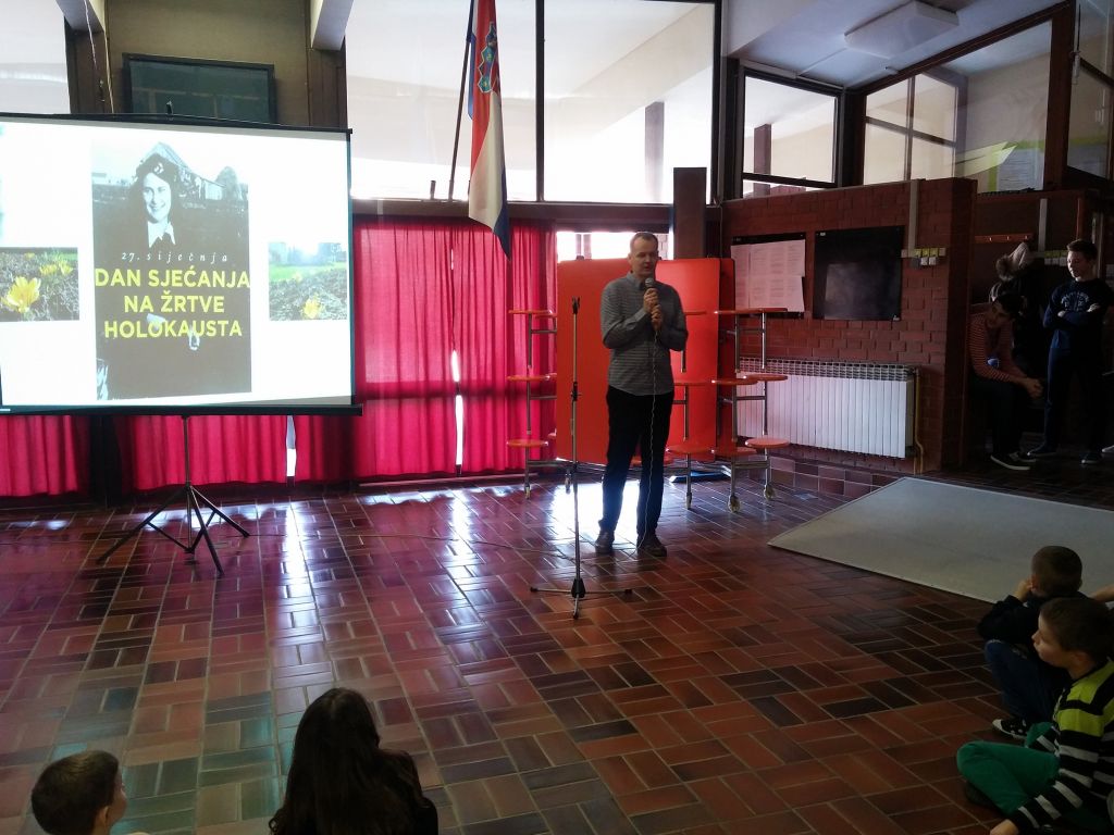 20180126104857604085