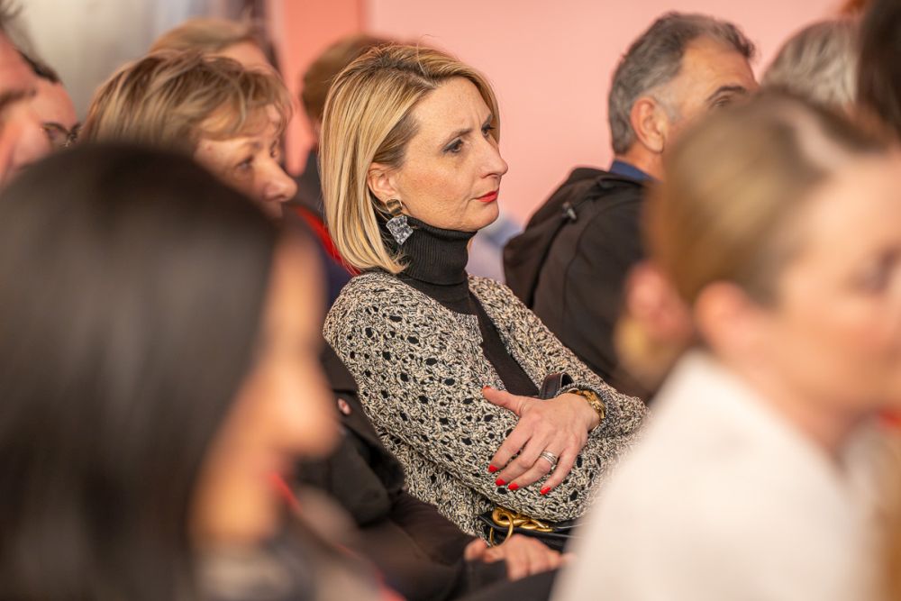 Vesna Haluga, predstavljanje knjige Znamen