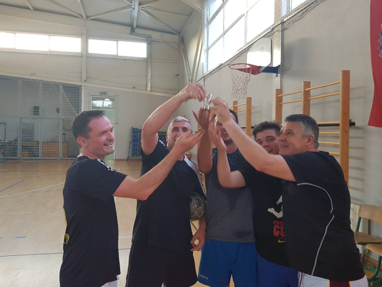 Crni i Bijeli – mali nogomet