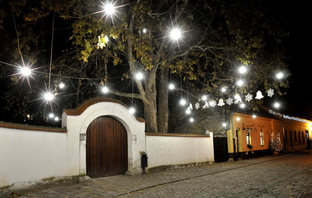 Povodom otvorenja Adventa u Varaždinu upaljeno tisuće lampica