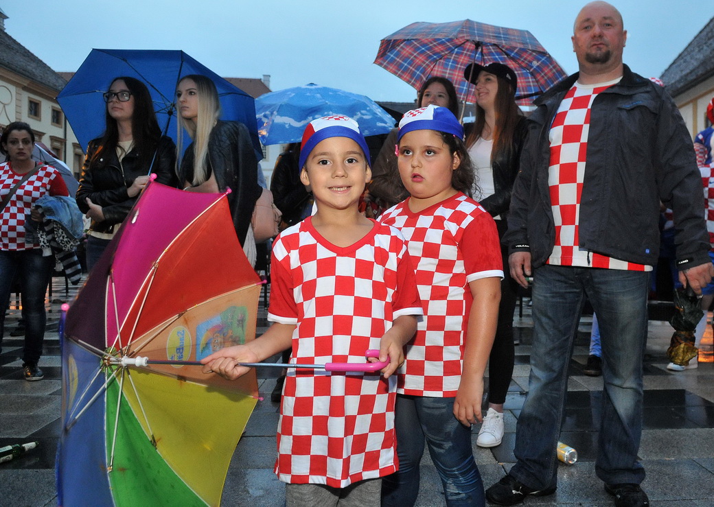 Navijači na Korzu, utakmica Hrvatska – Engleska