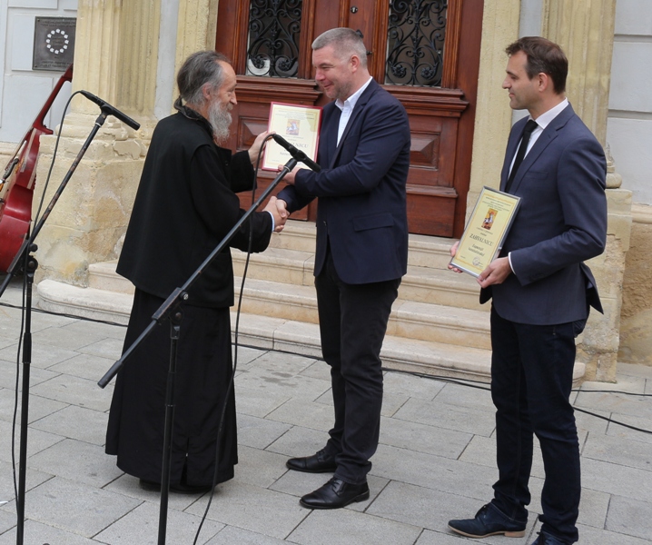 Image 3612421 (auto) Image 3612421 (auto)