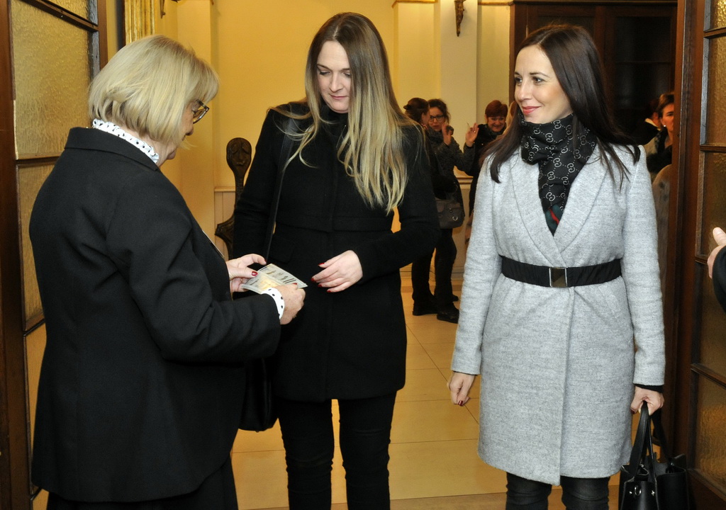 Praizvedba predstave Trojica u Trnju