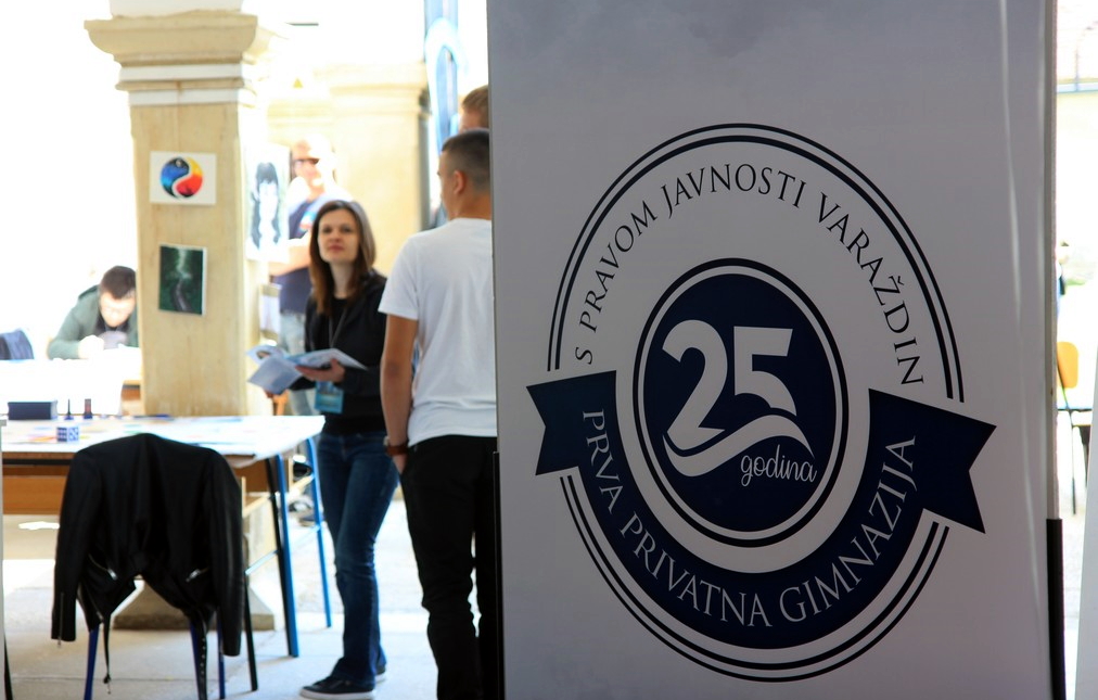 Prva privatna gimnazija s pravom javnosti