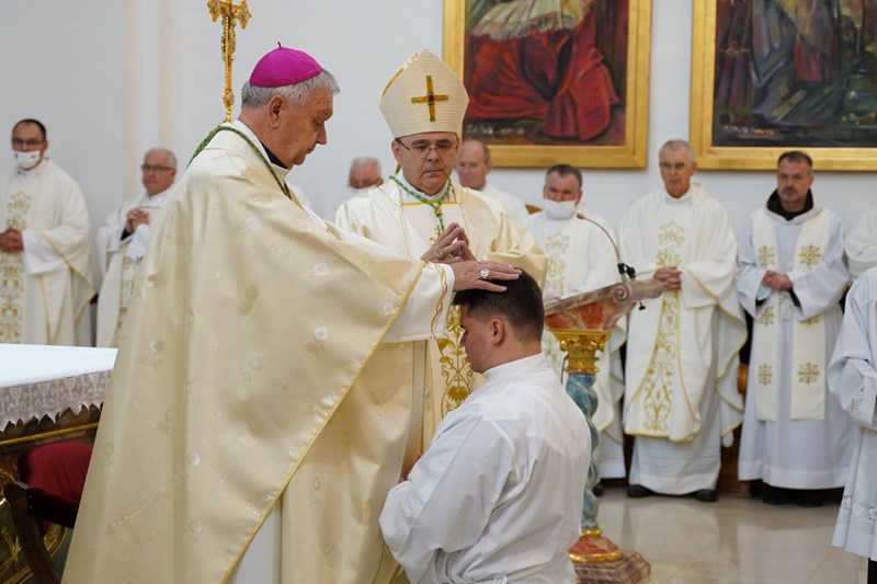 Image 4676538 (auto)