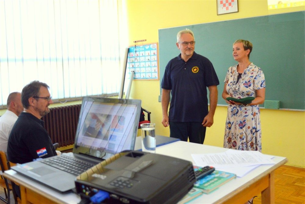 Image 3785807 (auto)