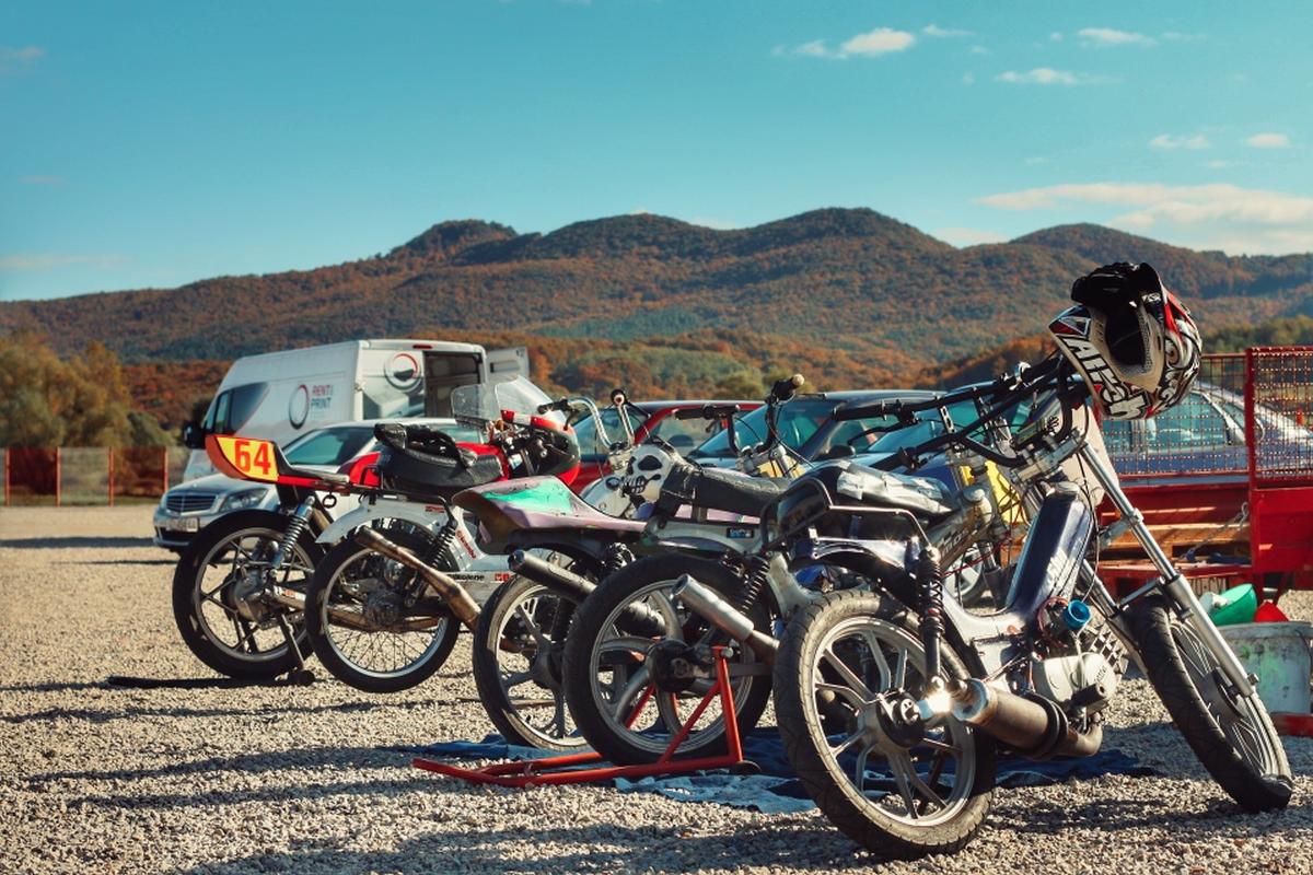 Tomos