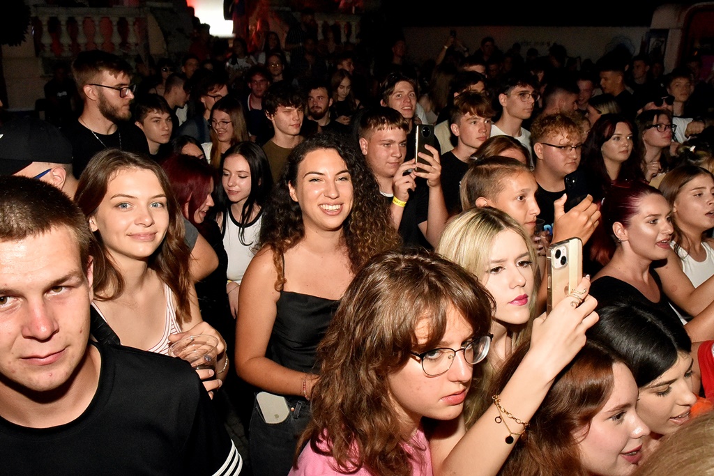 Image 5398892 (auto)