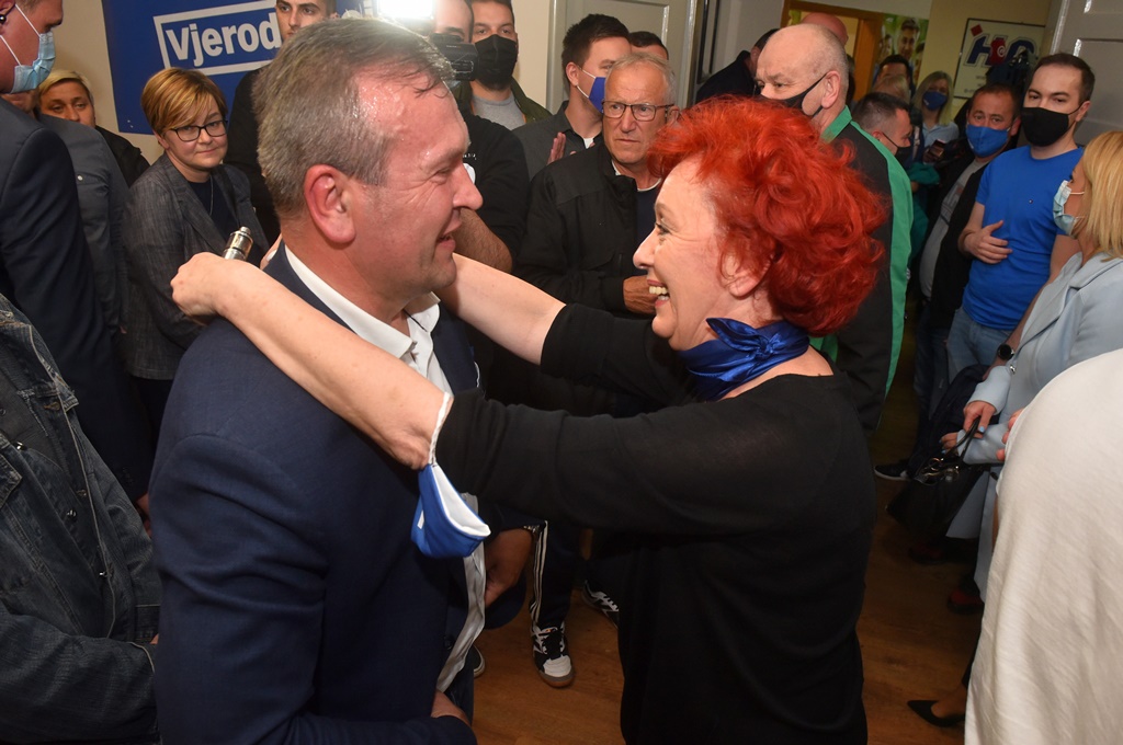 Image 4942818 (auto) Image 4942818 (auto)