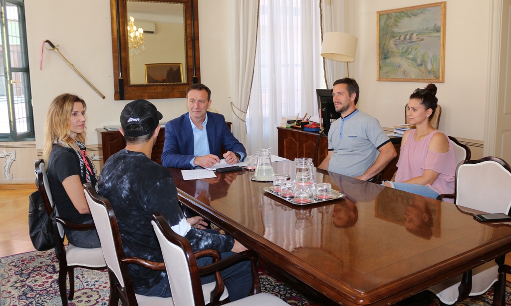 Image 5724615 (auto)