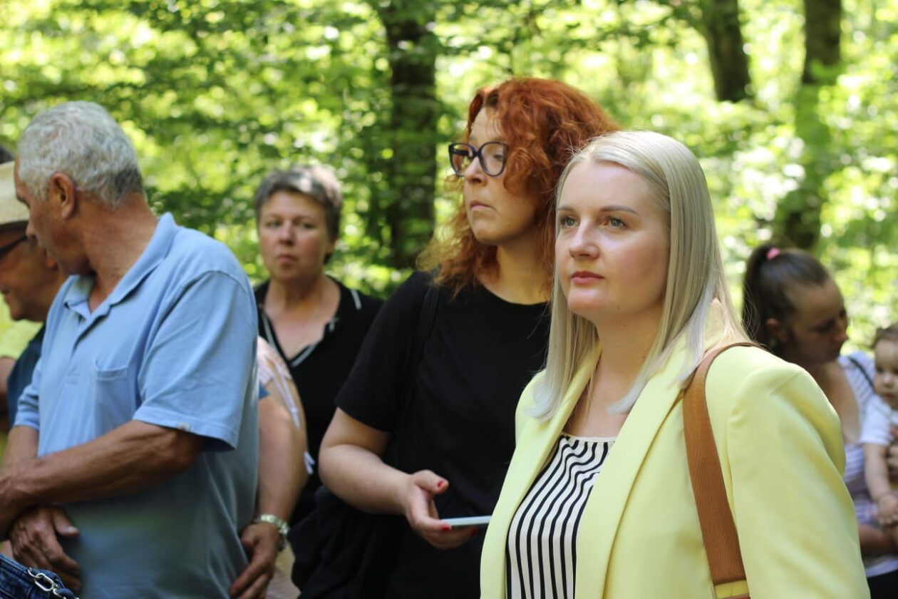 922a741f-e5f0-4596-baf9-4d72017a50b9