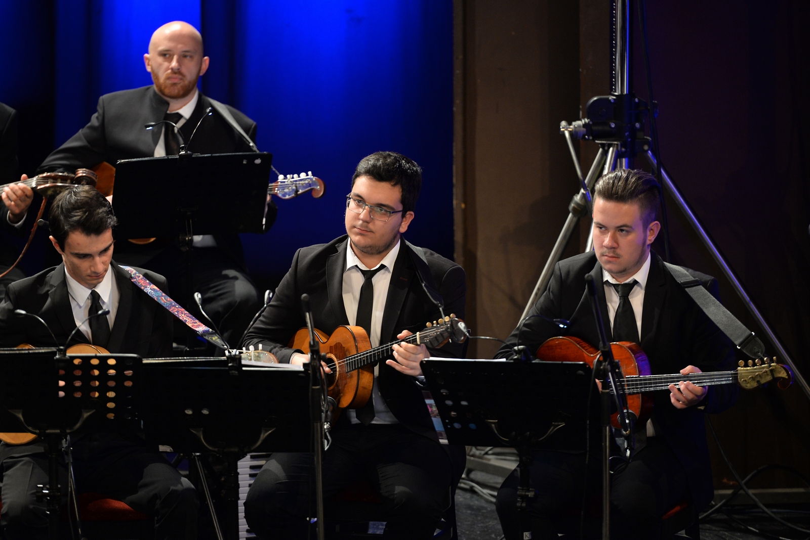 GLAZBENA ‘POSLASTICA’ Tamburaški orkestar varaždinskog CTK-a i Đani Stipaničev oduševili publiku u varaždinskom HNK GLAZBENA ‘POSLASTICA’ Tamburaški orkestar varaždinskog CTK-a i Đani Stipaničev oduševili publiku u varaždinskom HNK