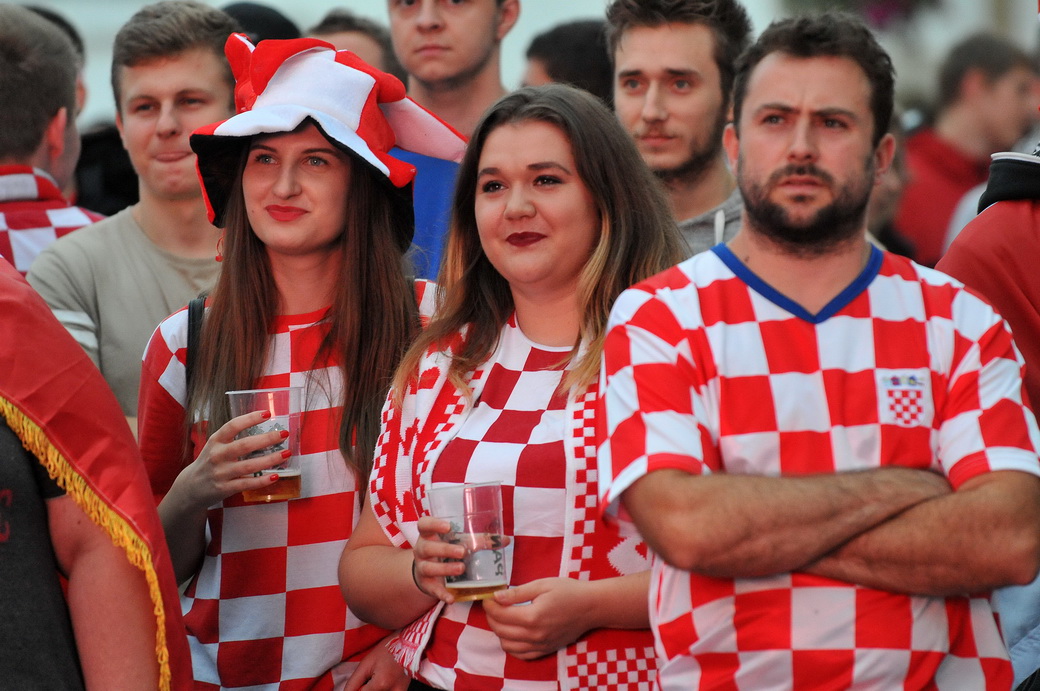 Navijači na Korzu, utakmica Hrvatska – Engleska