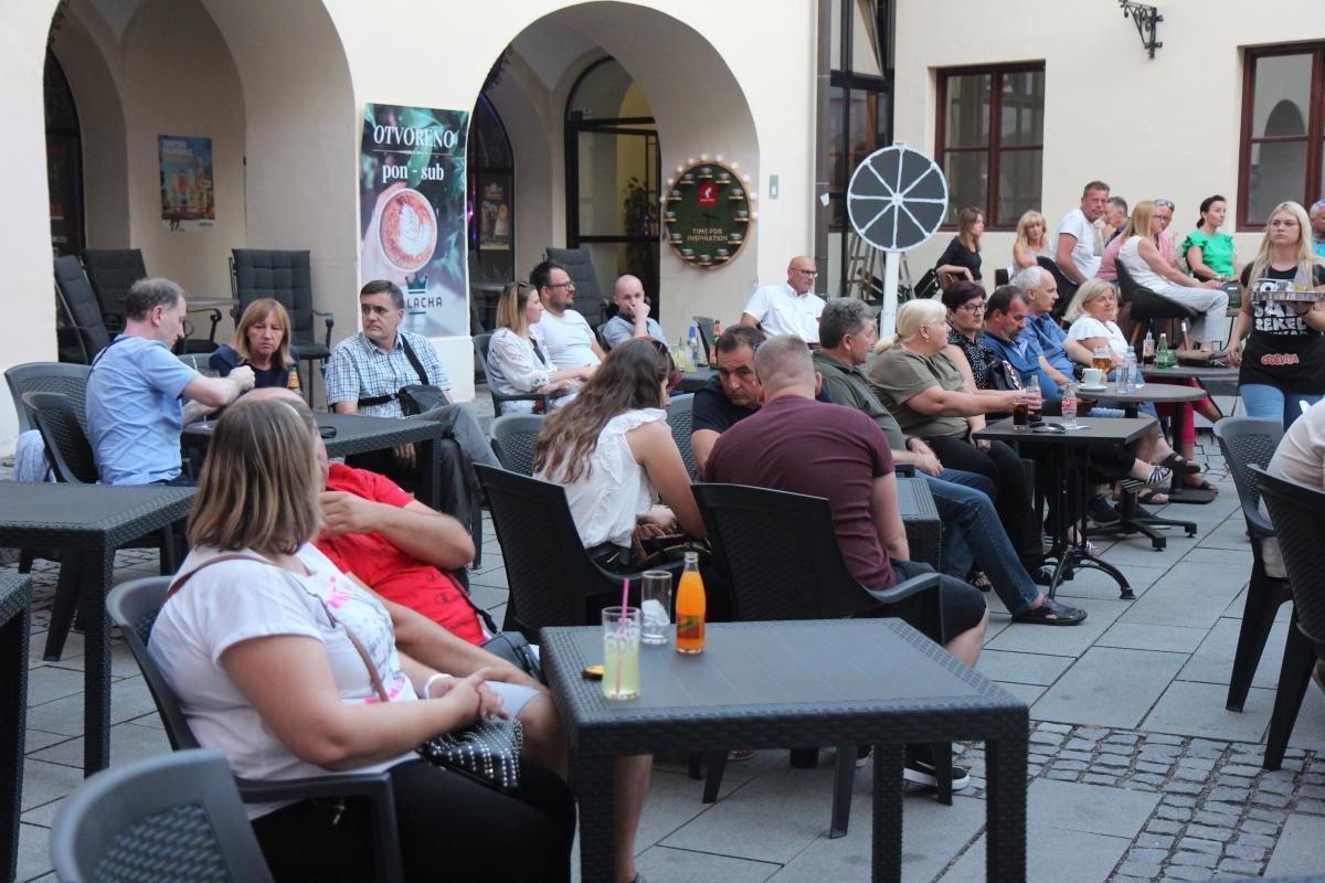 Image 5423340 (auto) Image 5423340 (auto)