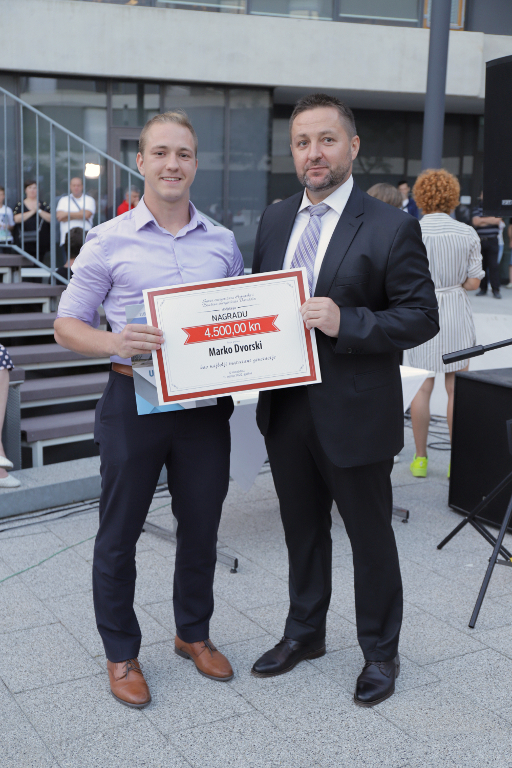 Image 5418916 (auto) Image 5418916 (auto)