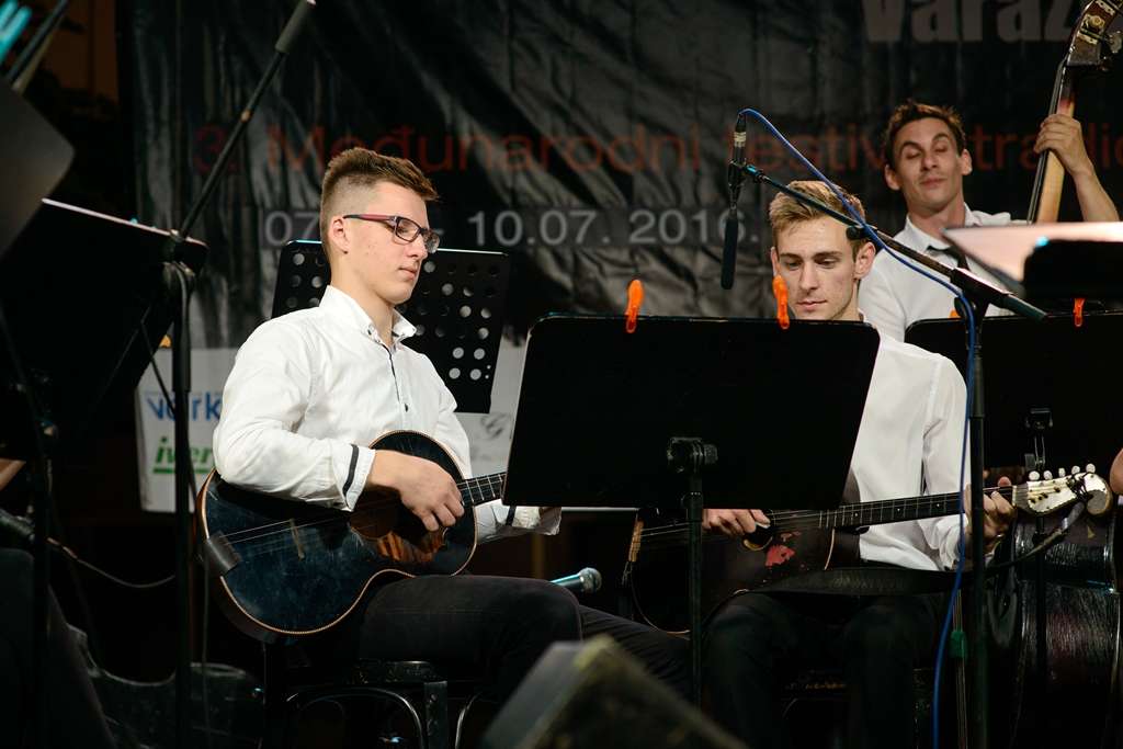 folkofonijadan102751832