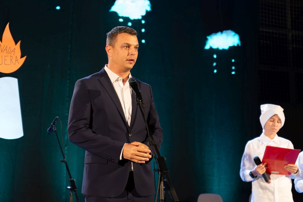 Image 5921817 (auto)