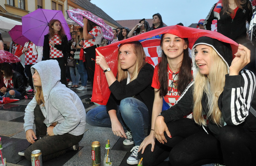 Navijači na Korzu, utakmica Hrvatska – Engleska