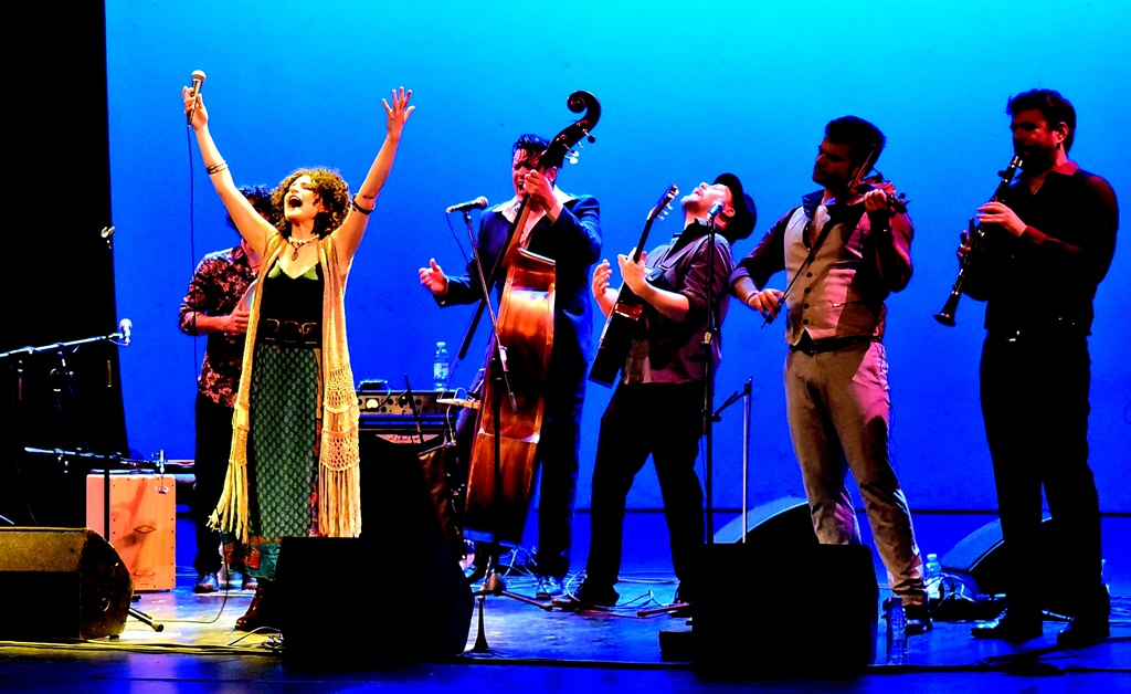 barcelona gipsy balkan orchestra barcelona gipsy balkan orchestra