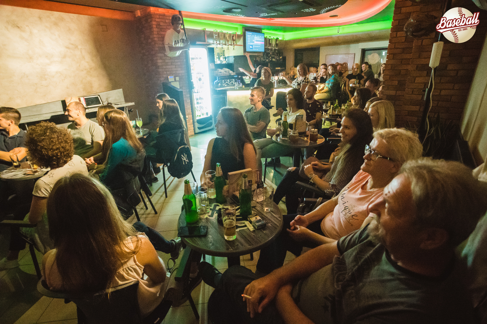 Studio smijeha u Baseball baru Studio smijeha u Baseball baru