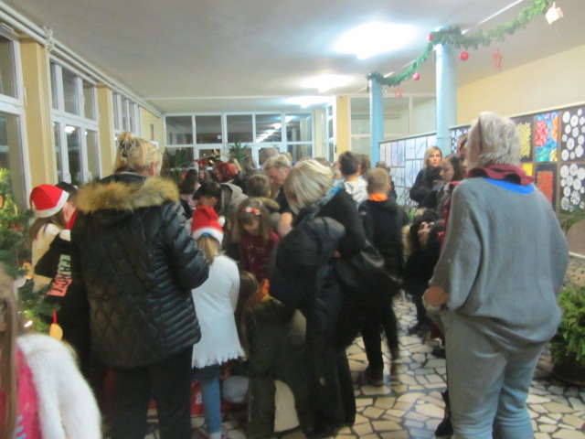 Božićni sajam u V. osnovnoj školi