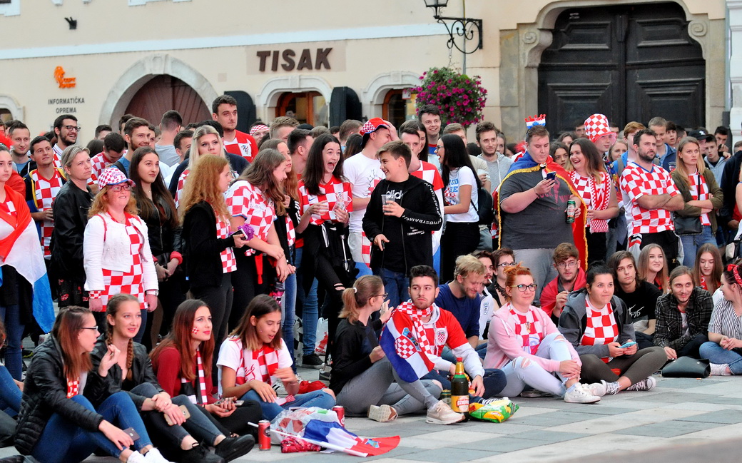 Navijači na Korzu, utakmica Hrvatska – Engleska