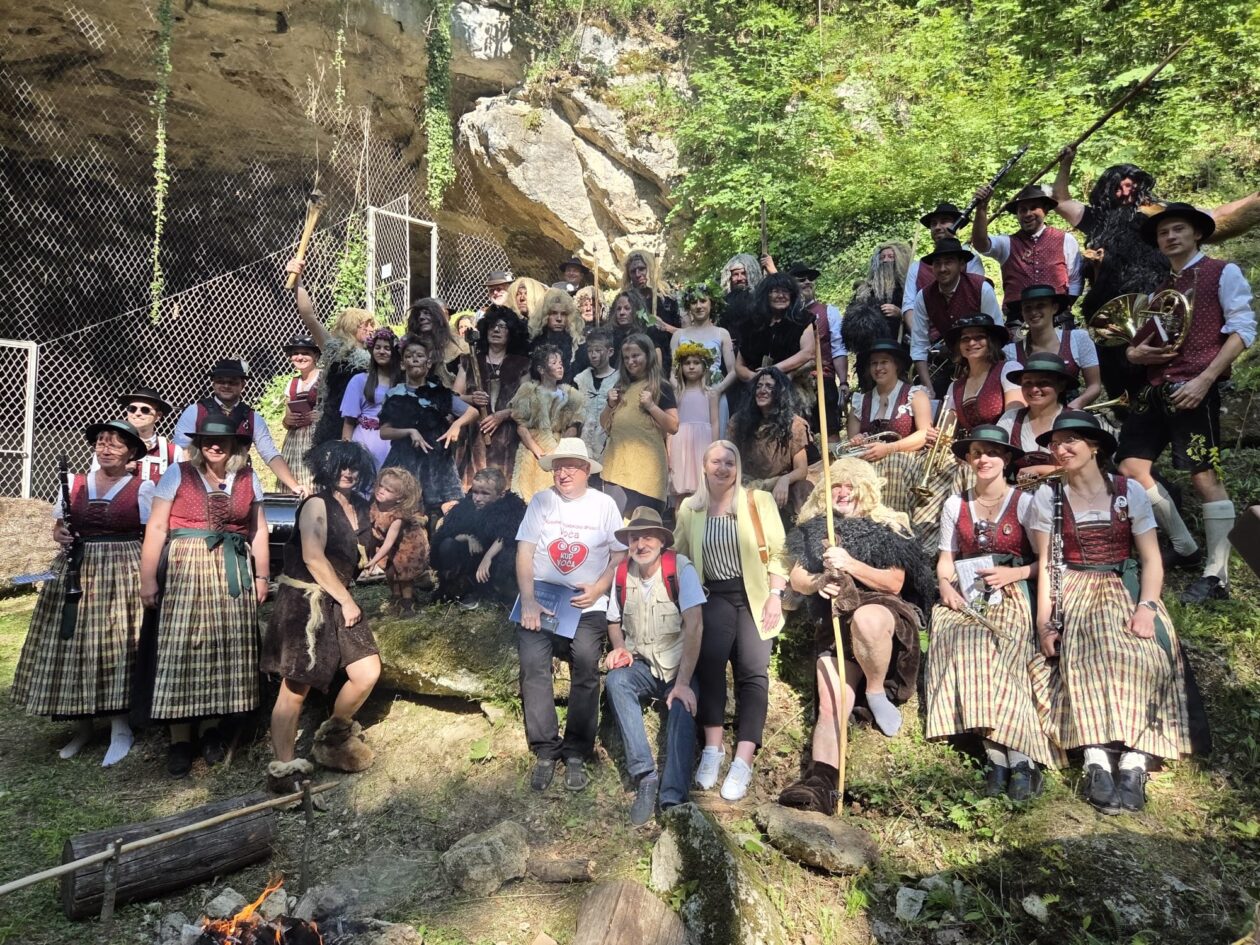 9f44ef70-4c1f-45e1-a916-d2db4447f5ae