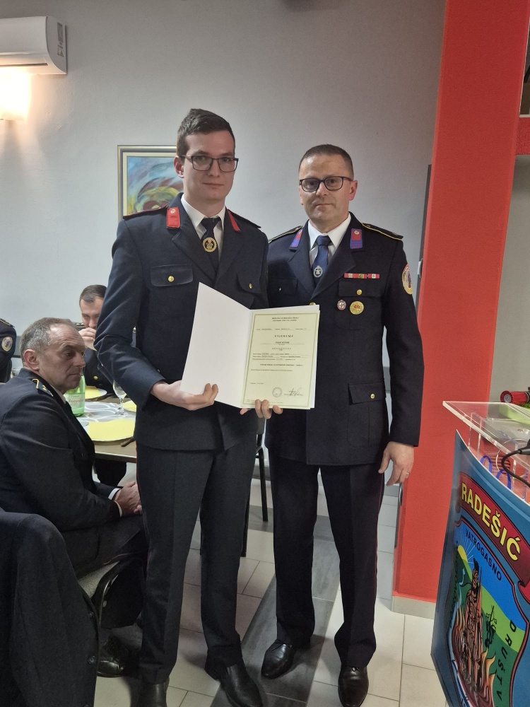 DVD Radešić, skupština (11)