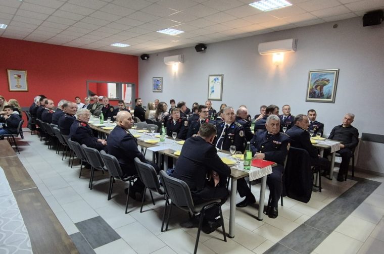 DVD Radešić, skupština (16)