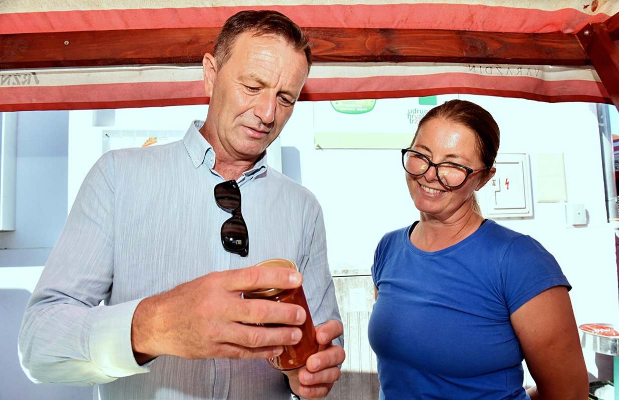 Dan zimnice Gradska tržnica (13) Dan zimnice Gradska tržnica (13)