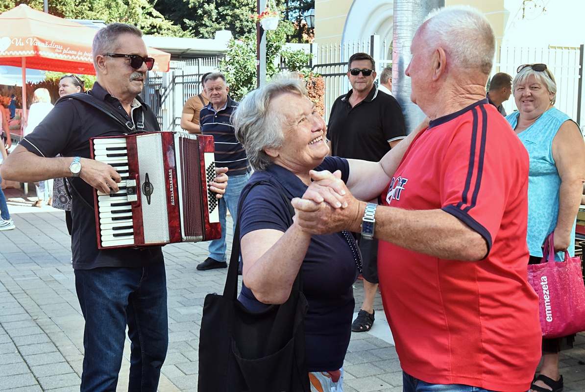 Dan zimnice Gradska tržnica (20) Dan zimnice Gradska tržnica (20)