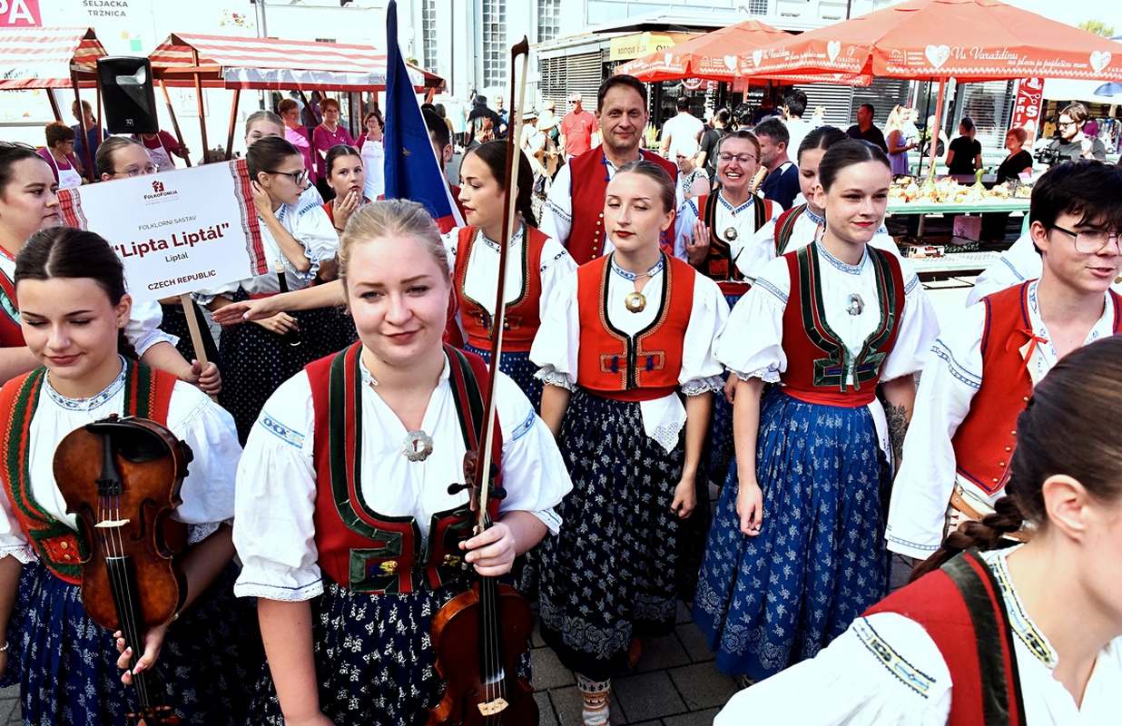 Dan zimnice Gradska tržnica (7) Dan zimnice Gradska tržnica (7)