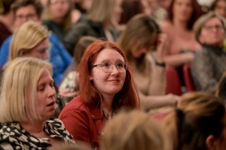 Dan_zena_predstava_HNK (9)