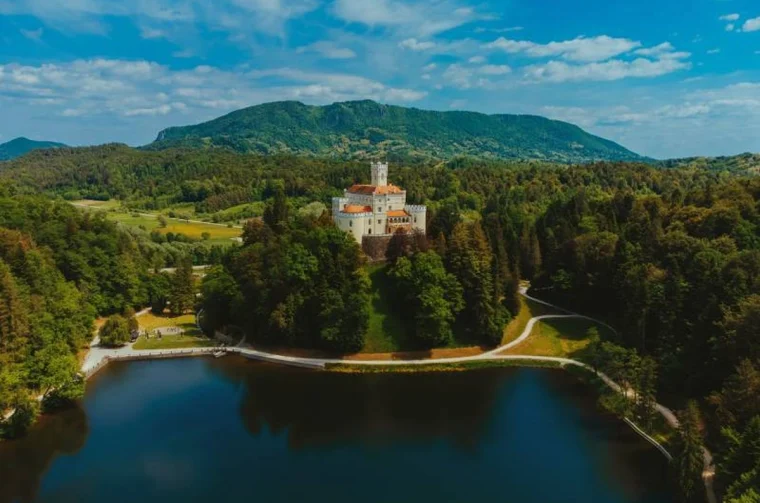 Dvor Trakošćan (1) – dvor trakoscan 01