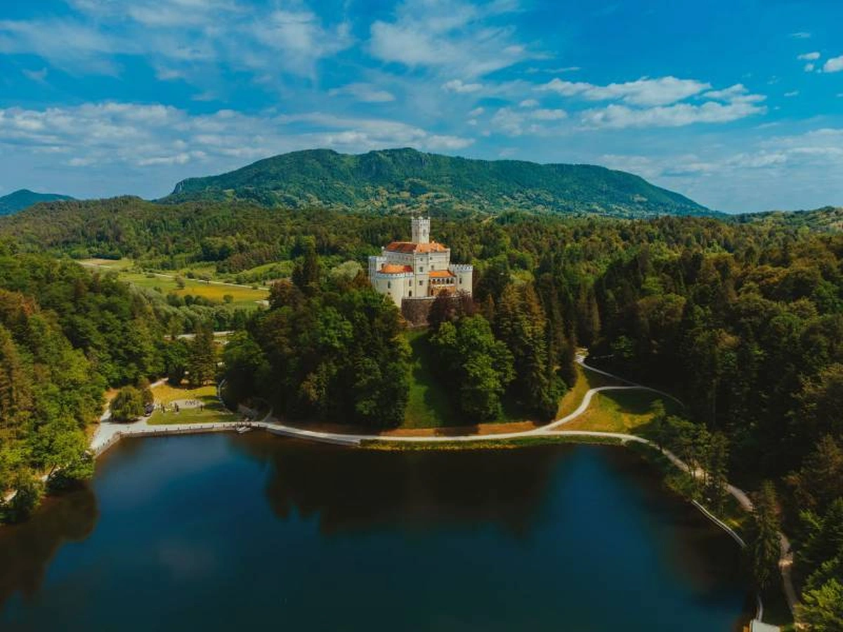 Dvor Trakošćan (1) – dvor trakoscan 01