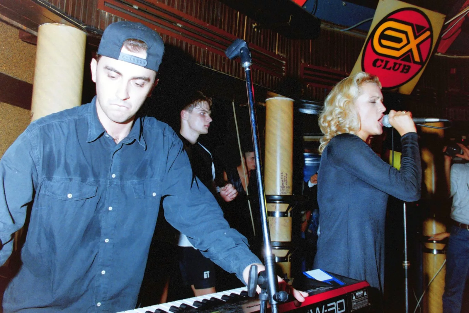 EX-Gornji-Kursanec-koncerti-1994-1995-ET-drele-missice-dino-dvornik-mnina-badric-.-88 EX-Gornji-Kursanec-koncerti-1994-1995-ET-drele-missice-dino-dvornik-mnina-badric-.-88