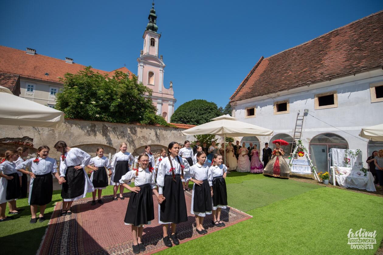 Festival varaždinskih dvorišta 2025 tzgv (16) Festival varaždinskih dvorišta 2025 tzgv (16)