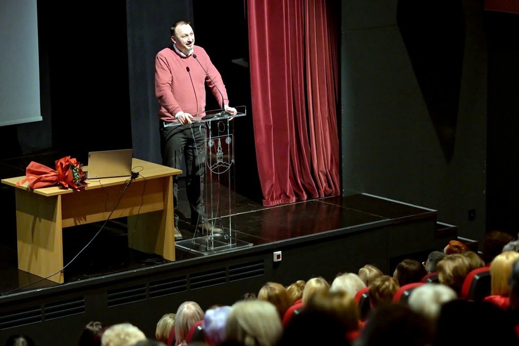 GNM Dan crvenih haljina (2)