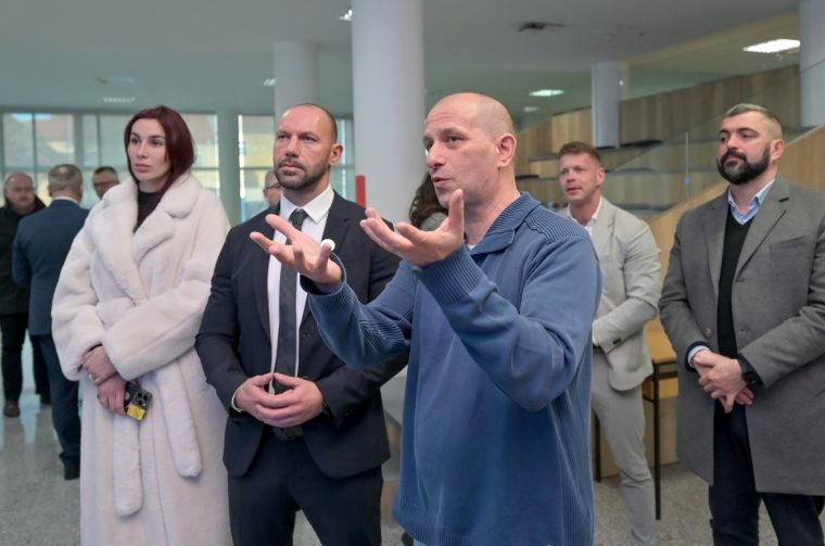 Gimnazija_obilazak (6) Gimnazija_obilazak (6)