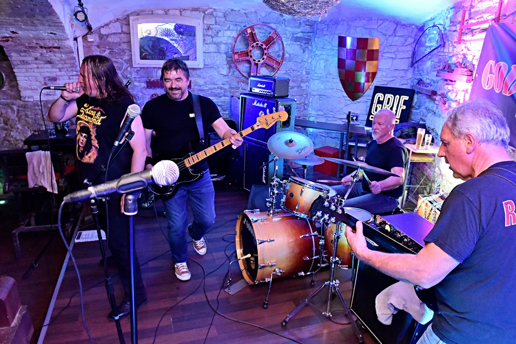 Godfathers u Medinoj skrinji varazdinski hr (7) Godfathers u Medinoj skrinji varazdinski hr (7)